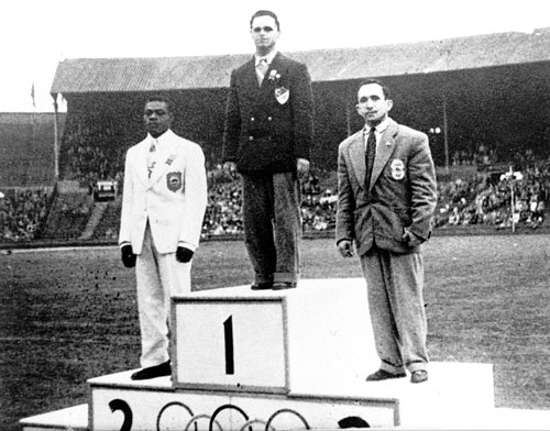 Rodney Wilkes (left) won Trinidad and Tobago's first Olympic medal in London at the 1948 Summer Games. (Image obtained at tt.loopnews.com)